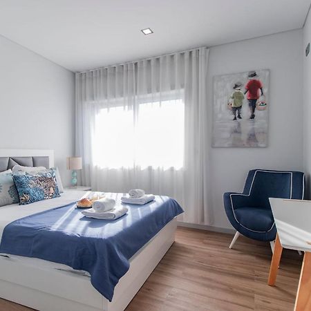 Downtown 1Br Apartment W/ Balcony By Lovelystay Porto Exterior foto