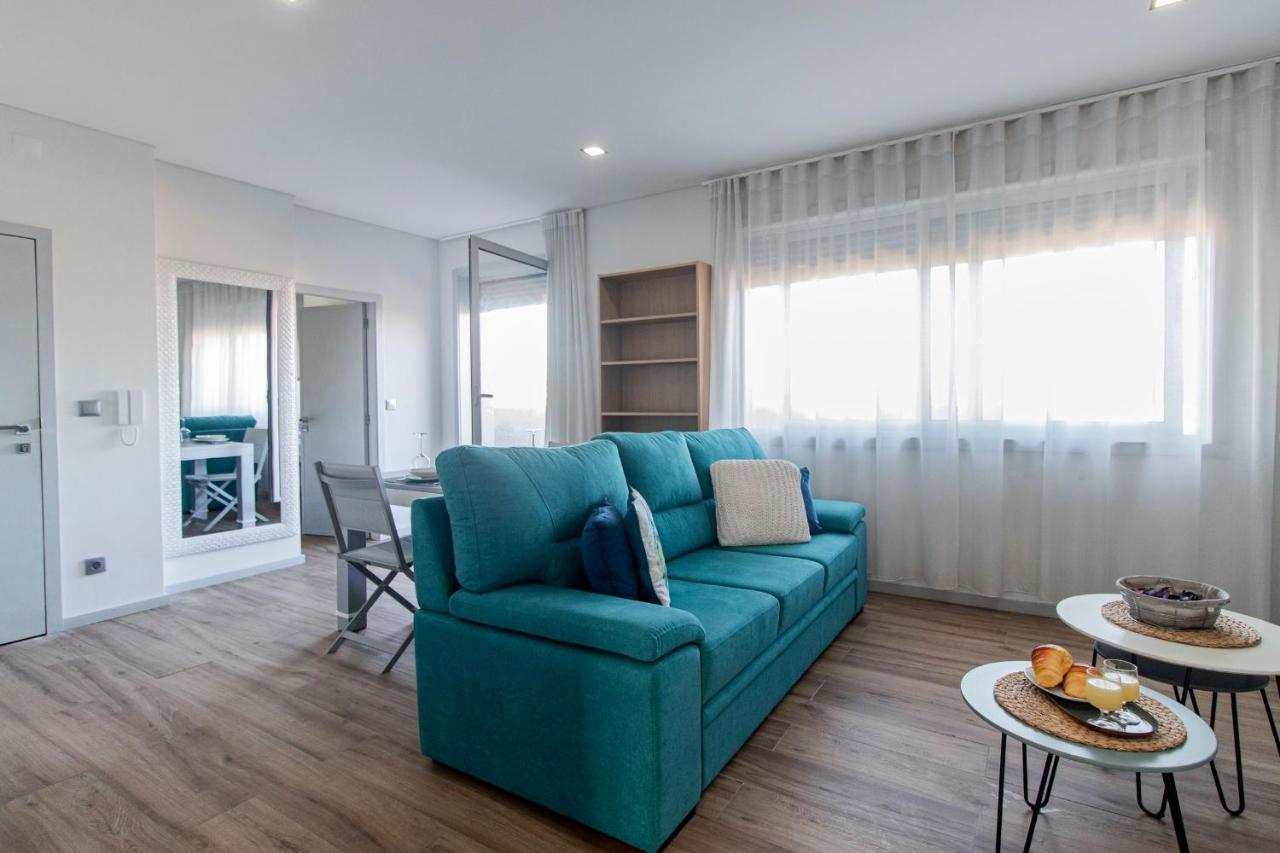 Downtown 1Br Apartment W/ Balcony By Lovelystay Porto Exterior foto