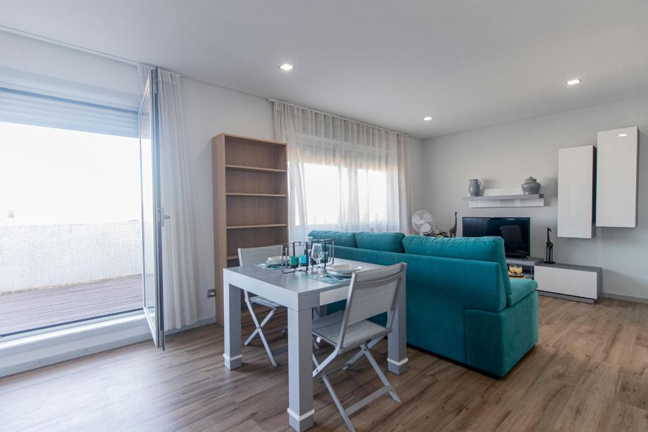 Downtown 1Br Apartment W/ Balcony By Lovelystay Porto Exterior foto